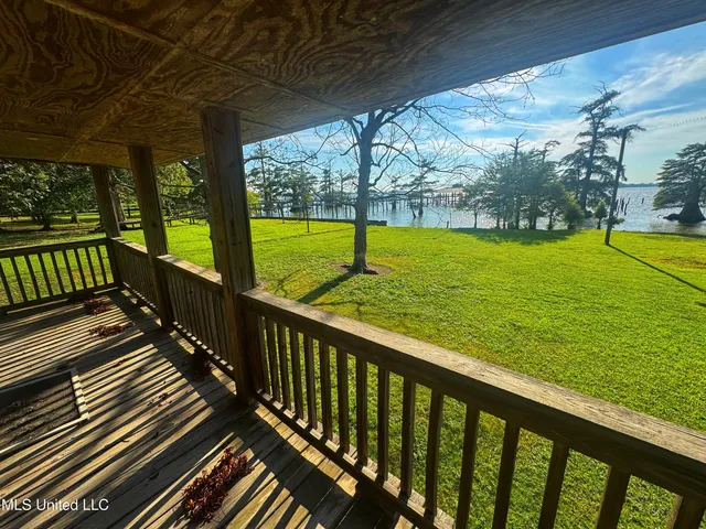 $220,000 | 4660 Moon Lake Road, Dundee, MS 38626