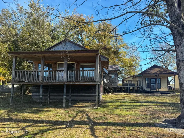 $220,000 | 4660 Moon Lake Road, Dundee, MS 38626