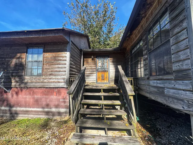 $220,000 | 4660 Moon Lake Road, Dundee, MS 38626