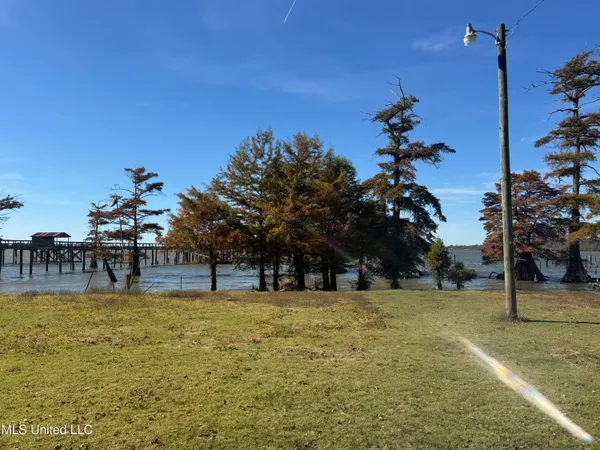$220,000 | 4660 Moon Lake Road, Coahoma, MS 38617