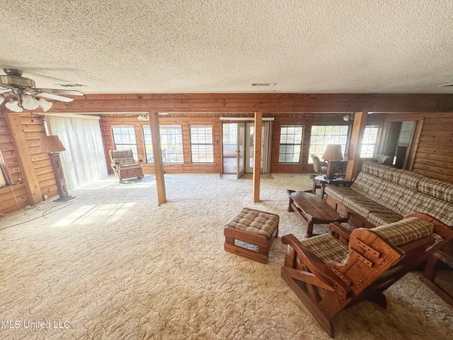 $220,000 | 4660 Moon Lake Road, Dundee, MS 38626