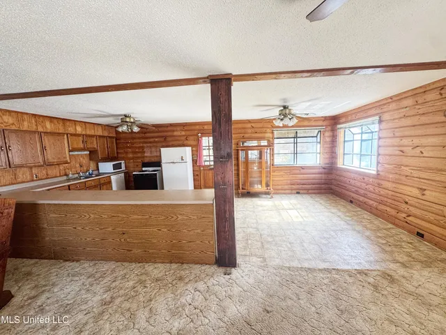 $220,000 | 4660 Moon Lake Road, Dundee, MS 38626