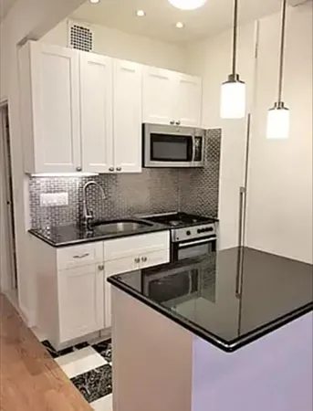 $3,275 | 443 East 83rd Street, Unit 3C | Upper East Side