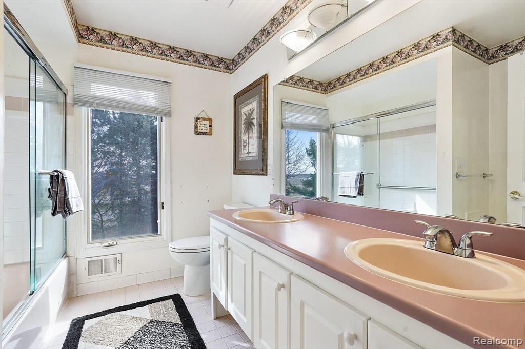 3121 Hedgewood Lane Rochester Hills, MI 48309 - Photo 25 of 38