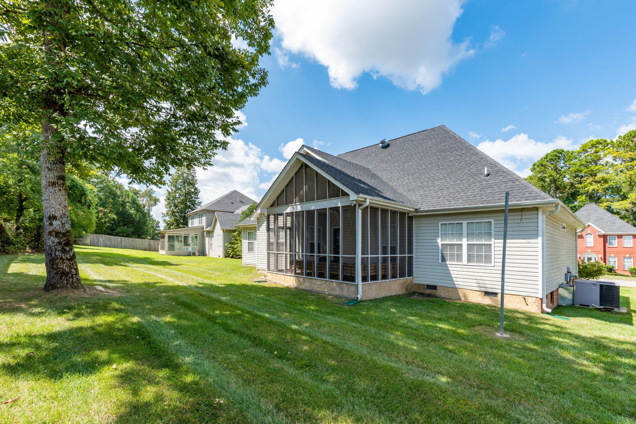 8502 Pershing Road Chattanooga, TN 37421 - Photo 5 of 39 7-web-or-mls-DSC_5535