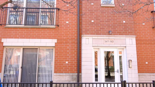 $304,000 | 347 East 25th Place, Unit 2E, Chicago, IL 60616