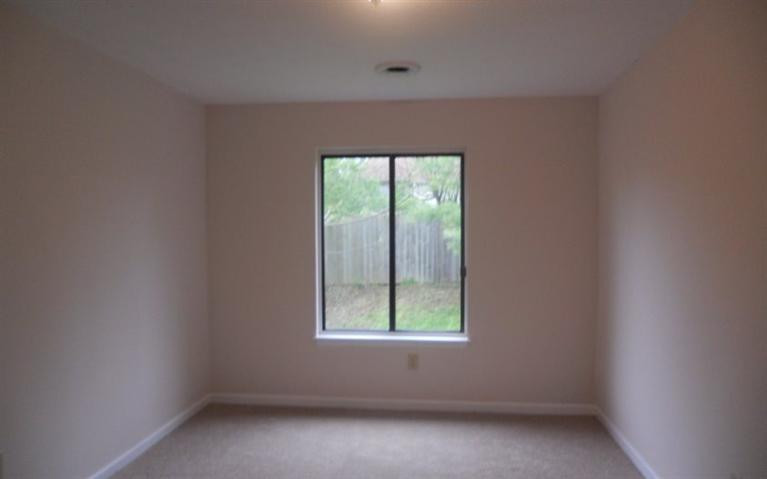 3305 Royal Wood Road Lexington, KY 40515 - Photo 9 of 12 Photo 9