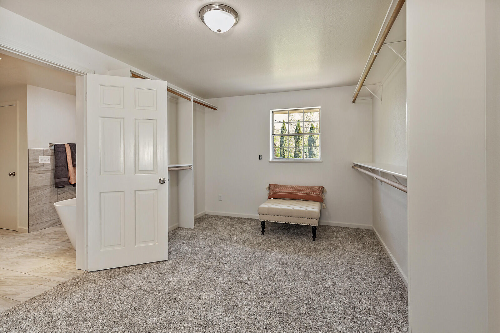 2922 Lower River Road Grants Pass, OR 97526 - Photo 55 of 72 Primary Closet