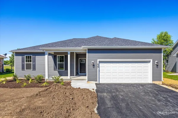 $379,900 | 427 Riverbend Drive, Genoa, IL 60135