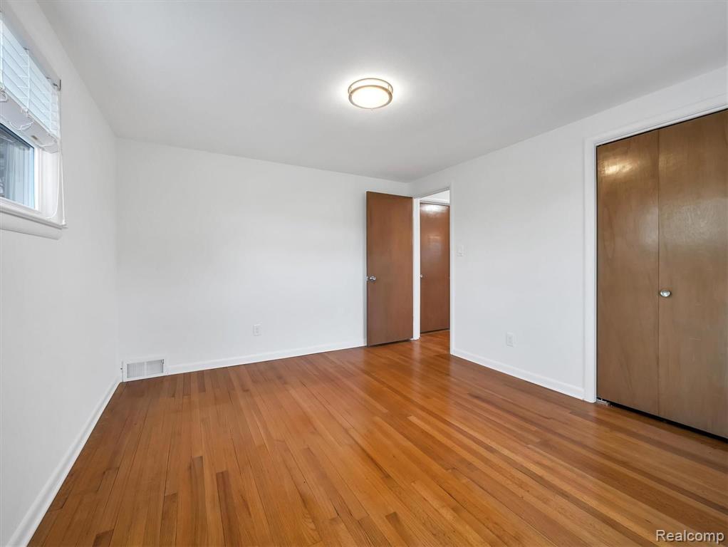 18551 Riverside Drive Beverly Hills, MI 48025 - Photo 34 of 58