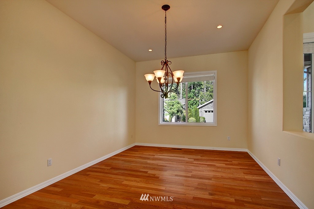 24025 Northeast Adair Road Redmond, WA 98053 - Photo 12 of 23 Gallery Image 12