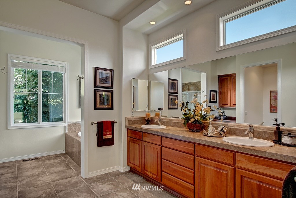 24025 Northeast Adair Road Redmond, WA 98053 - Photo 16 of 23 Gallery Image 16