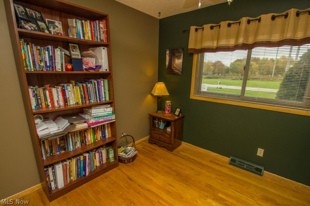 8214 Fair Road Strongsville, OH 44149 - Photo 15 of 25 Gallery Image 15
