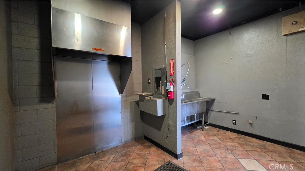 10759 Magnolia Avenue, Unit LMN Riverside, CA 92505 - Photo 12 of 23 Gallery Image 12