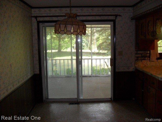 18230 Williamsville Road Gregory, MI 48137 - Photo 12 of 25 Dinette