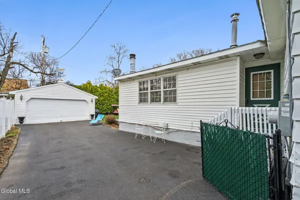 $314,900 | 14 Kelton Court, Albany, NY 12209