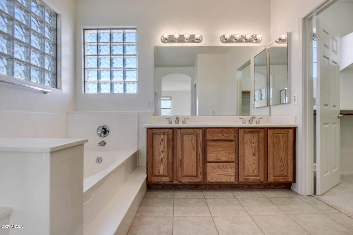 17461 West Wandering Creek Road Goodyear, AZ 85338 - Photo 24 of 41 24-Master Bathroom
