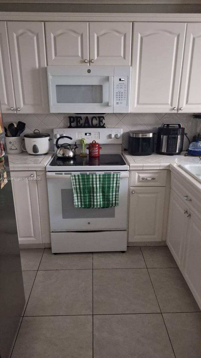 655 West 68th Street, Unit 4 Hialeah, FL 33014 - Photo 1 of 3