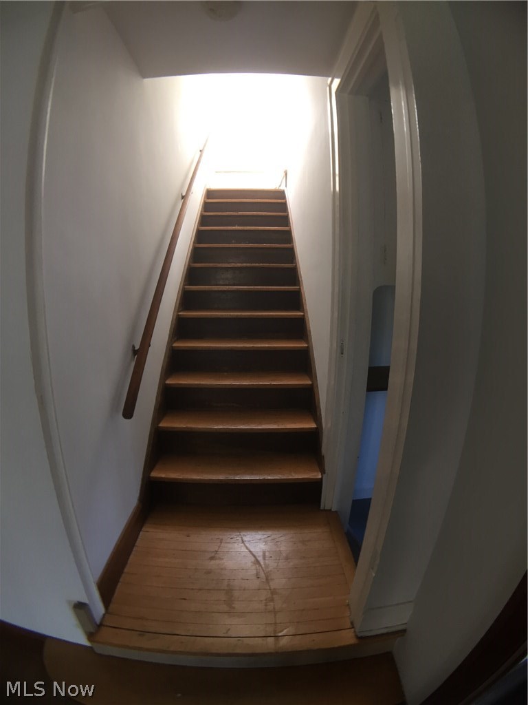 3065 East Overlook Road Cleveland, OH 44118 - Photo 8 of 24