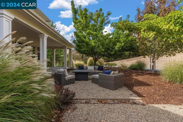 $4,700,000 | 8 Julianna Court, Moraga, CA 94556