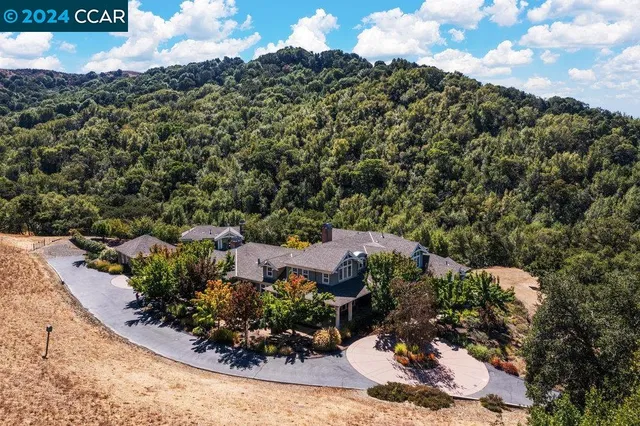 $4,700,000 | 8 Julianna Court, Moraga, CA 94556