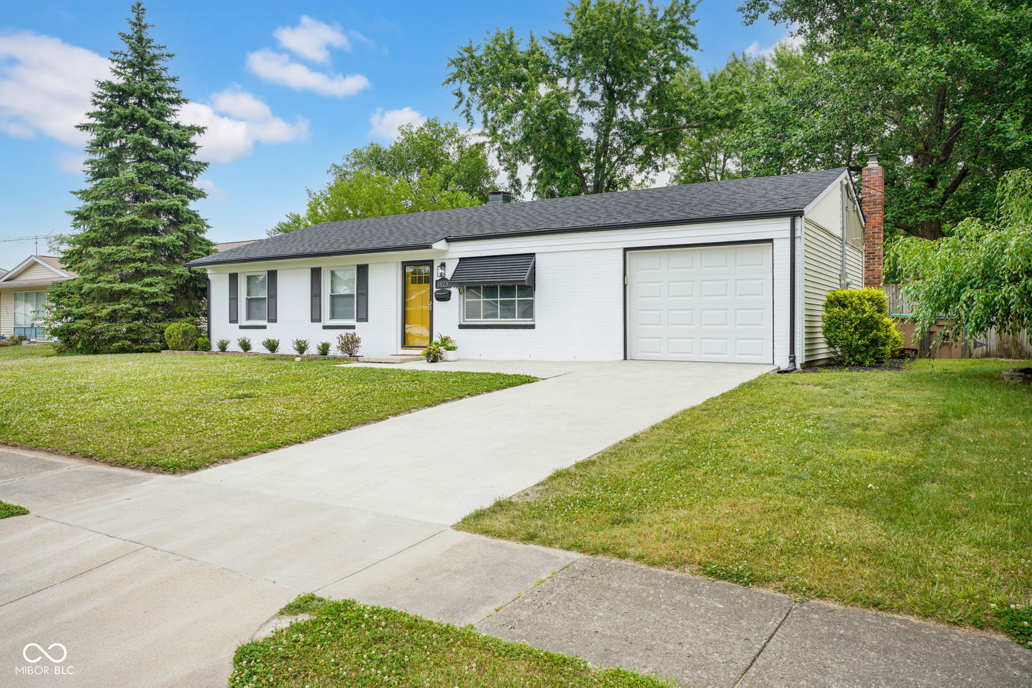 3025 Lucas Way Columbus, IN 47203 - Photo 3 of 31