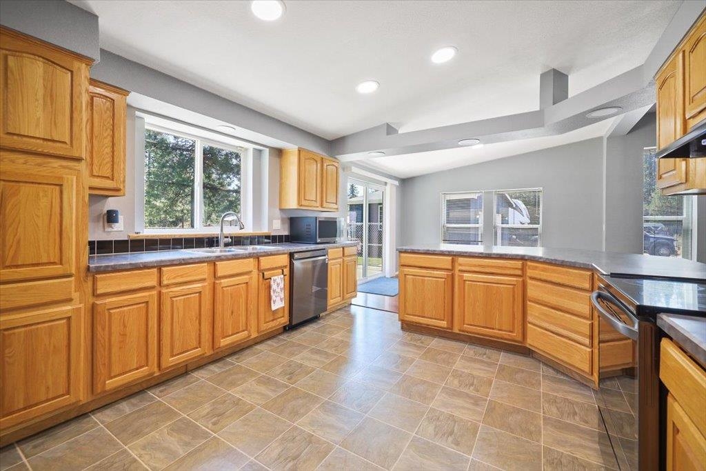 40522 North Hardesty Road Elk, WA 99009 - Photo 12 of 34