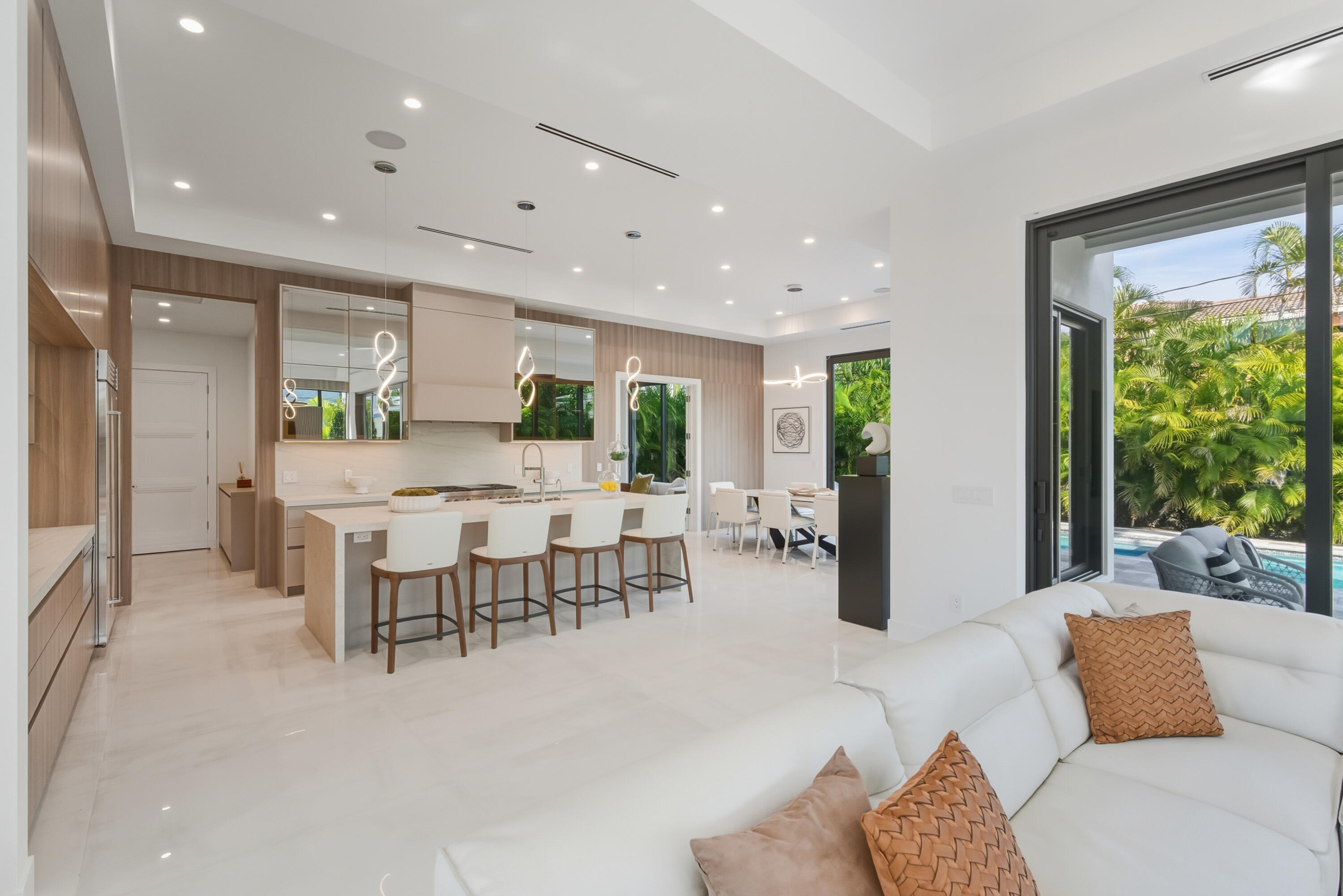 1050 Northeast 3rd Avenue Boca Raton, FL 33432 - Photo 5 of 63 1050 NE 3rd Ave Boca Raton FL 51