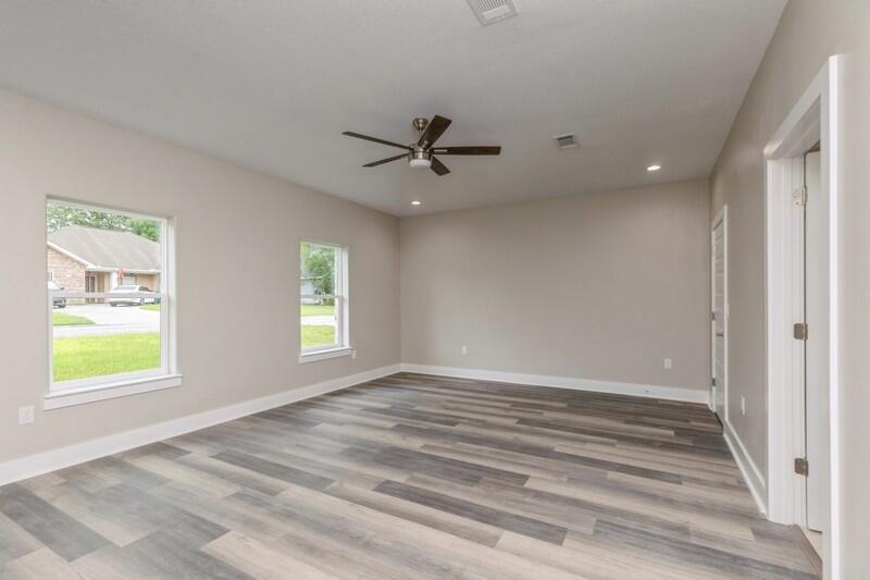 4540 Hermosa Road Crestview, FL 32539 - Photo 12 of 35 a view of an empty room with a window