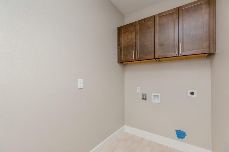 4540 Hermosa Road Crestview, FL 32539 - Photo 16 of 35 a view of a closet