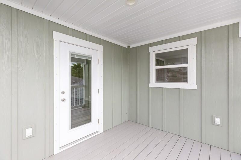 4540 Hermosa Road Crestview, FL 32539 - Photo 27 of 35 a view of a hallway with wooden floor and closet