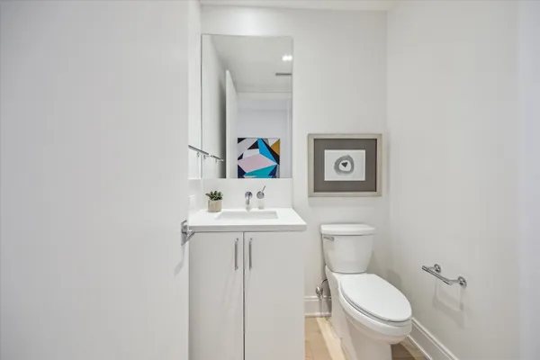 $849,000 | 2323 West Main Street, Unit 402, Houston, TX 77098