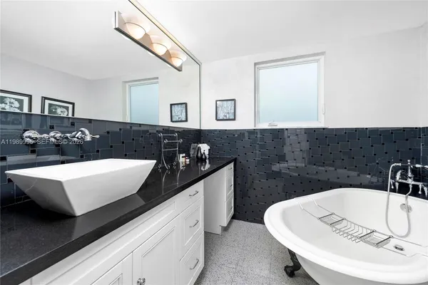 $37,500 | 472 Sunset Drive, Hallandale Beach, FL 33009