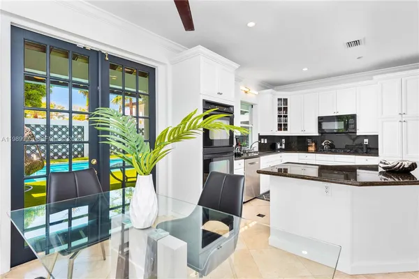 $37,500 | 472 Sunset Drive, Hallandale Beach, FL 33009