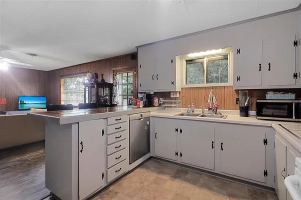 $217,500 | 443 West Borel Drive, Lake Charles, LA 70611