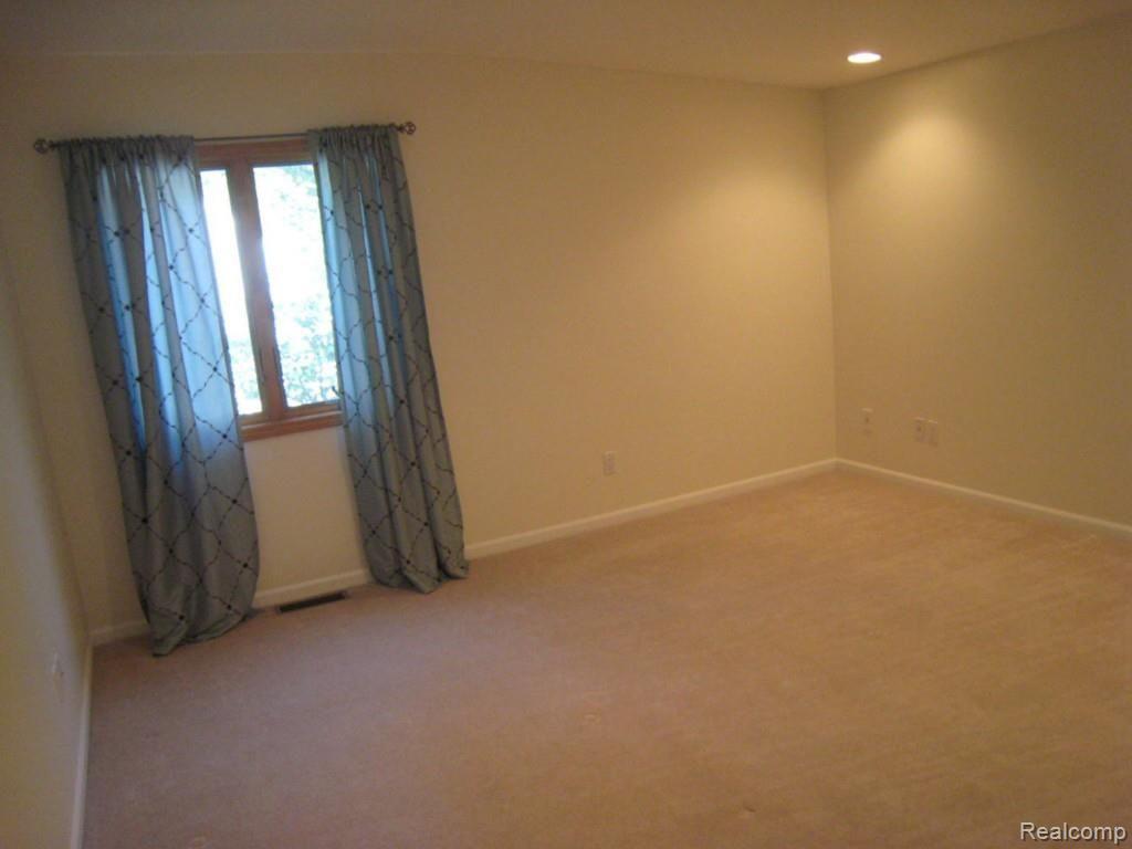 8568 Rucker Road Grosse Ile, MI 48138 - Photo 21 of 24 Upstairs bedroom