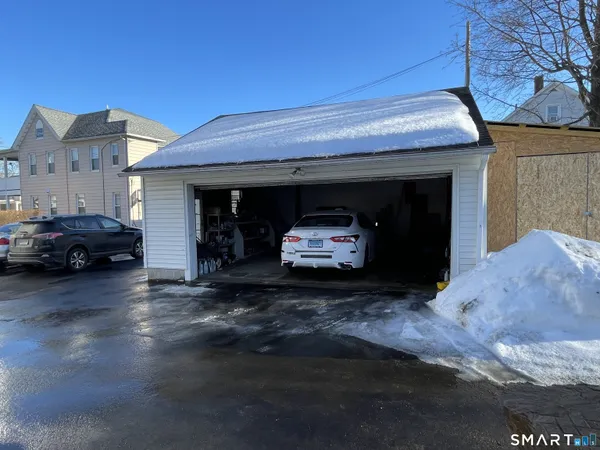 $474,900 | 264 South Main Street, Torrington, CT 06790