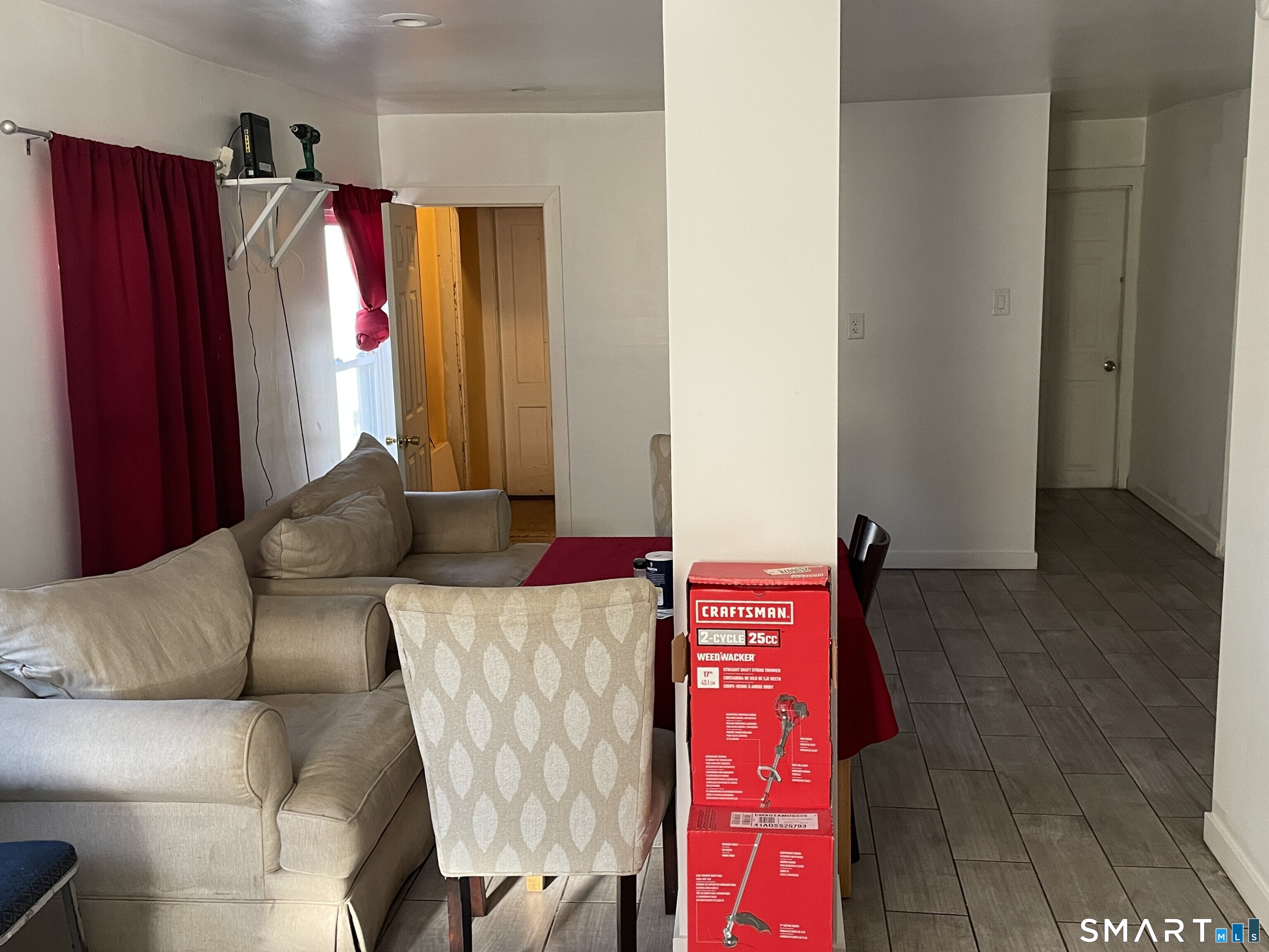 264 South Main Street Torrington, CT 06790 - Photo 24 of 39 Second Floor Living Room