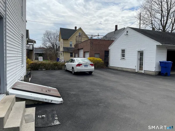 $474,900 | 264 South Main Street, Torrington, CT 06790