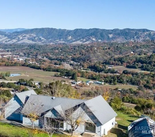 $749,900 | 725 Gold Gulch Road, Ukiah, CA 95482