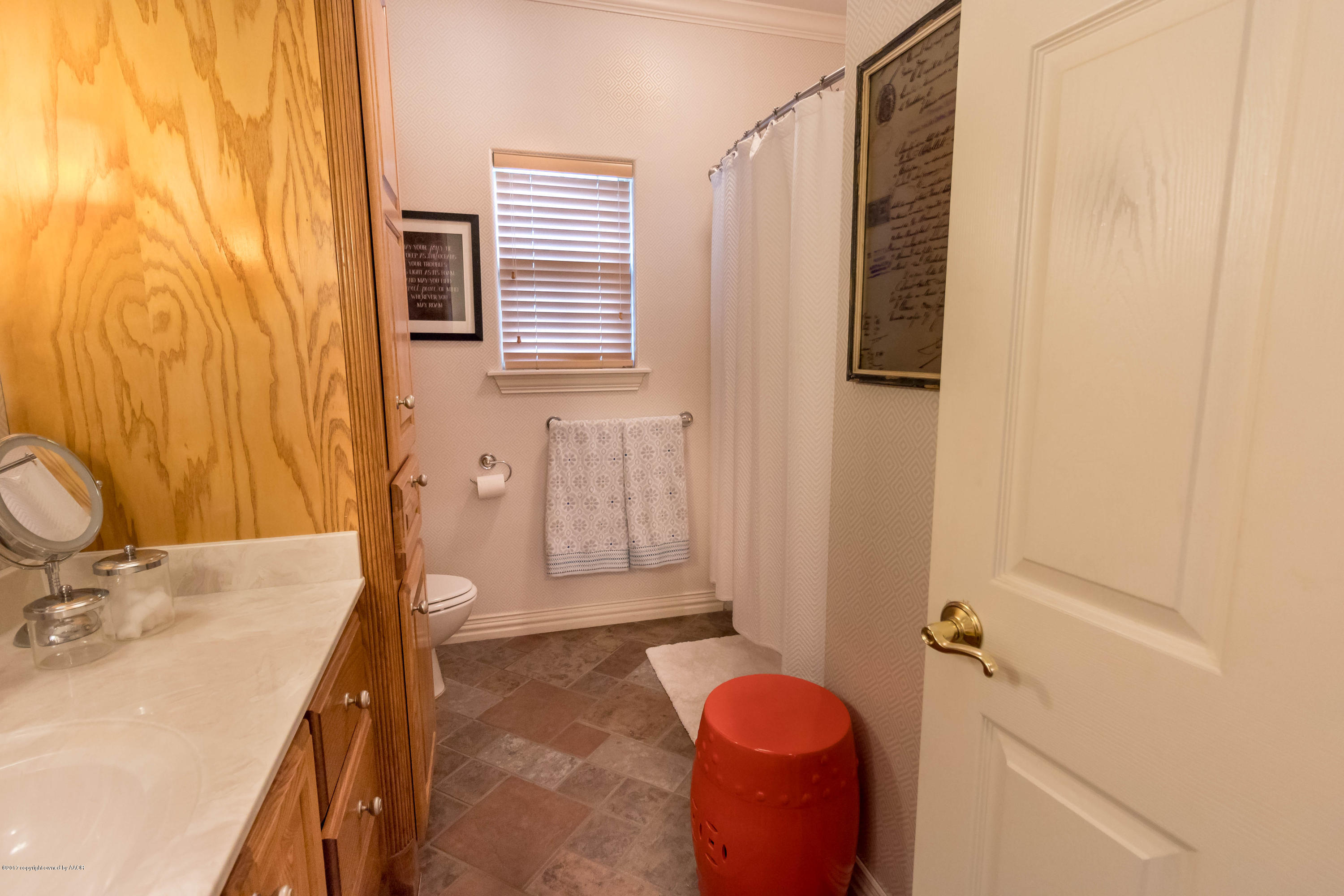 6005 Riley Elizabeth Drive Amarillo, TX 79119 - Photo 36 of 48 Guest Bath