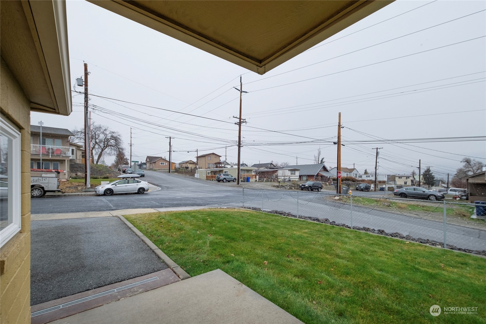 1201 Monitor Avenue Wenatchee, WA 98801 - Photo 19 of 24 a view of a swimming pool with a yard