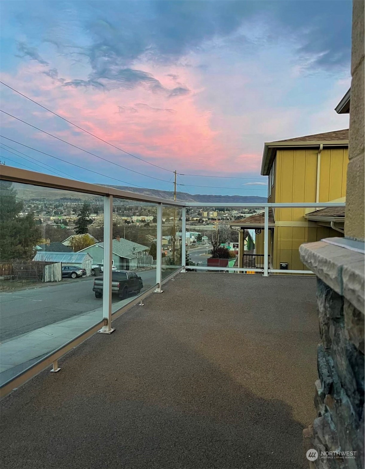 1201 Monitor Avenue Wenatchee, WA 98801 - Photo 24 of 24 a view of a city street from a balcony