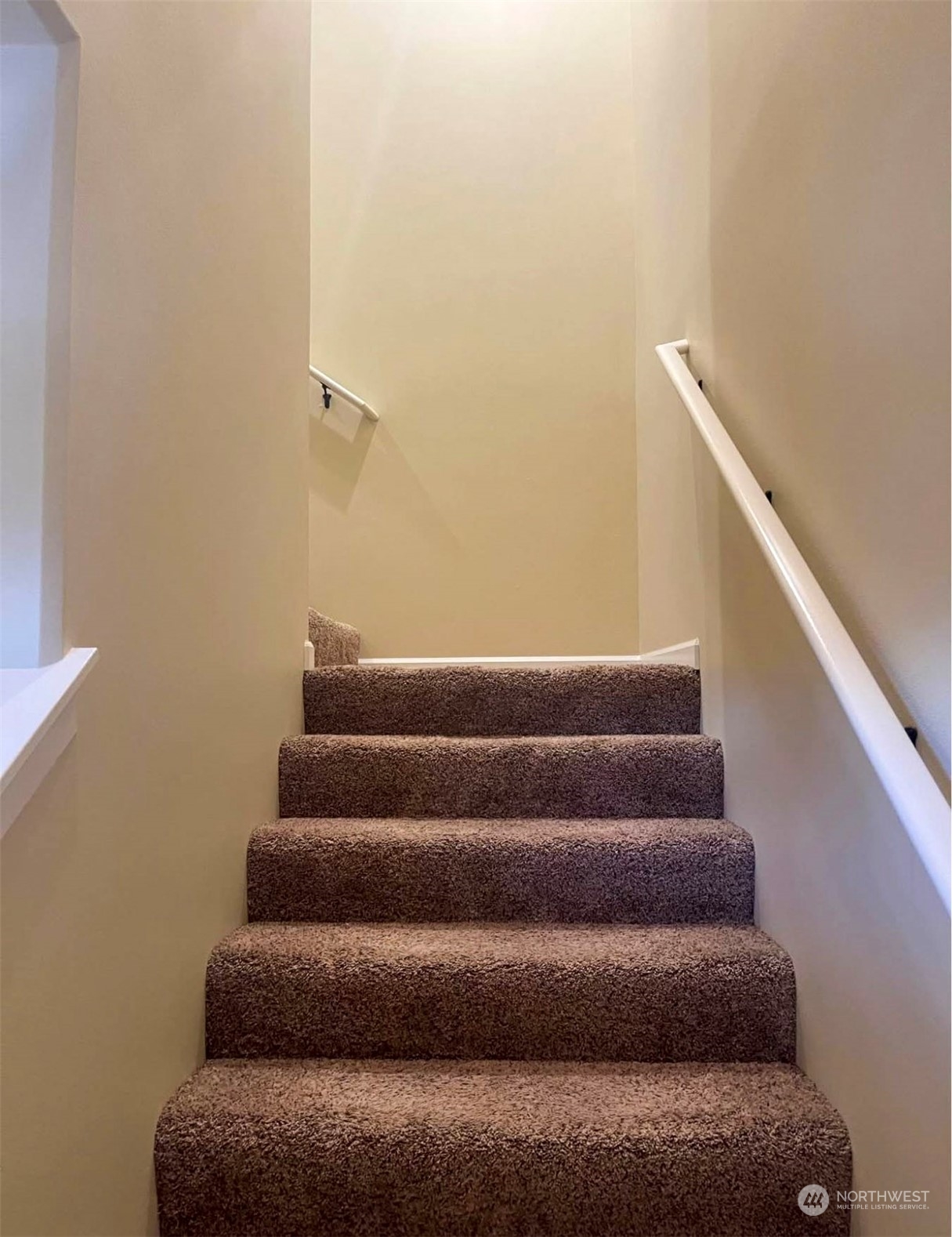 1201 Monitor Avenue Wenatchee, WA 98801 - Photo 10 of 24 a view of entryway