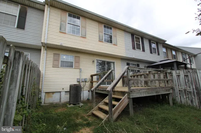 $1,695 | 160 Stadium Circle, Inwood, WV 25428