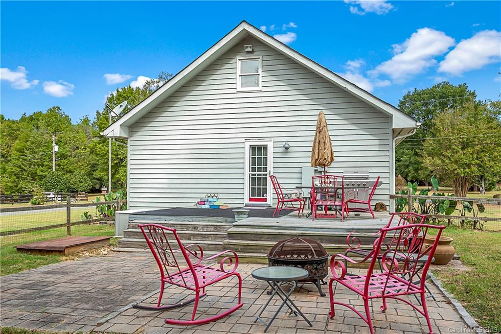 2315 Primm Road Charlotte, NC 28216 - Photo 2 of 25 Gallery Image 2