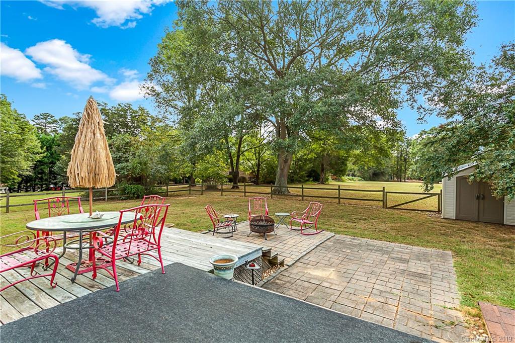 2315 Primm Road Charlotte, NC 28216 - Photo 3 of 25 Gallery Image 3