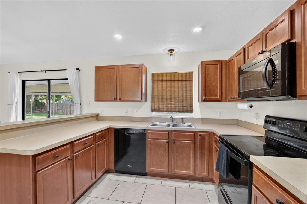 2531 Ridge Top Way Valrico, FL 33594 - Photo 28 of 77 Gallery Image 28