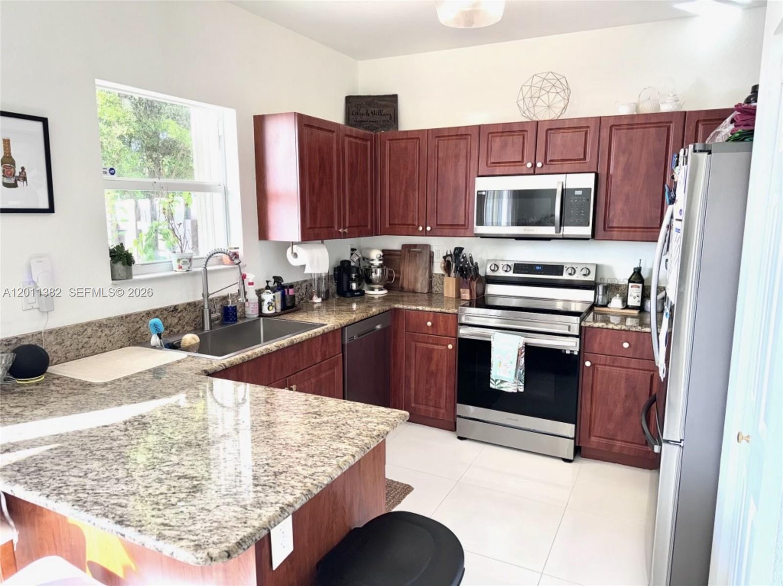 22372 Southwest 89th Path Cutler Bay, FL 33190 - Photo 6 of 16
