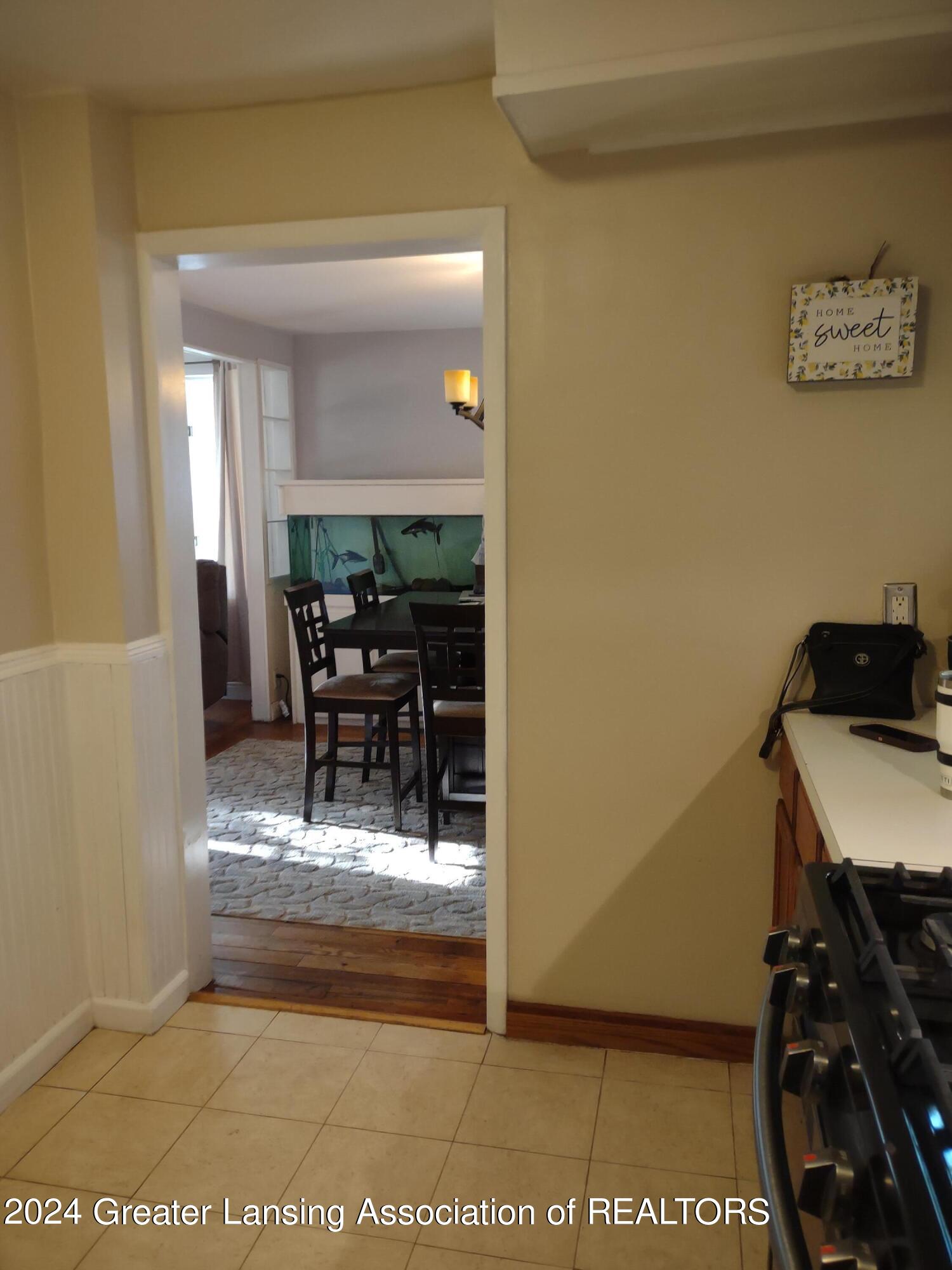 2431 Radford Road Lansing, MI 48911 - Photo 10 of 30 IMG_20240725_190811184